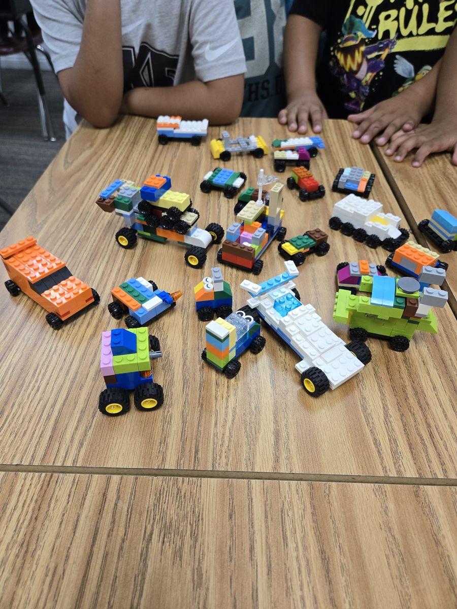 LEGO Brick Builders: Cars built to race